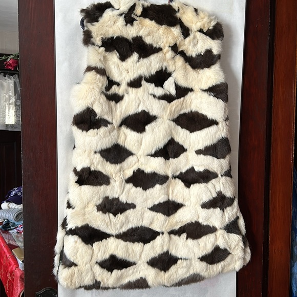 Custom tailored Chinese sleeveless reversible fur and silk like fabric long coat - Picture 7 of 7